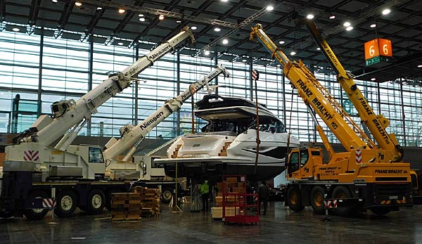 Messe 'boot D&uuml;sseldorf' 2025 - Ankunft der 'Prinzessinnen'