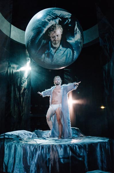 'Schausspiel 'Caligula' im Theater Oberhausen