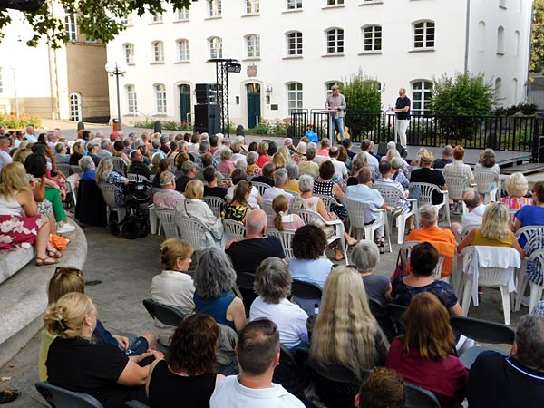 Kulturfestival 'Ruhrorter Campusabende' open air bei Haniel in Duisburg-Ruhrort - Rene Steinberg und Doc Esser