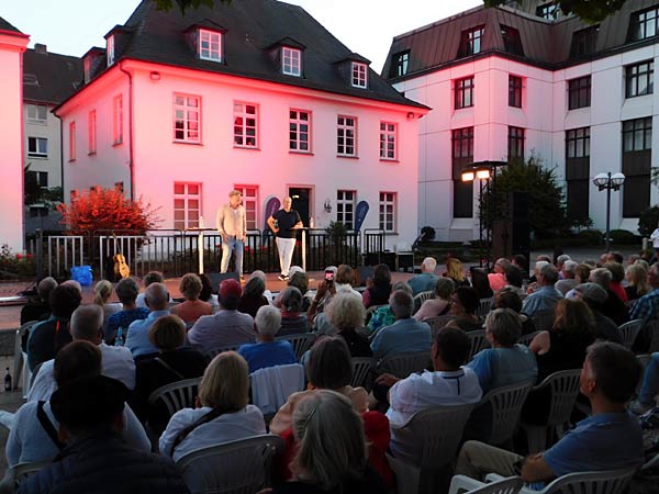 Kulturfestival 'Ruhrorter Campusabende' open air bei Haniel in Duisburg-Ruhrort - Rene Steinberg und Doc Esser