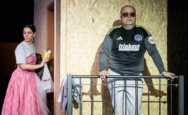 Schauspiel 'Wo sind denn alle?' im Schlosstheater Moers