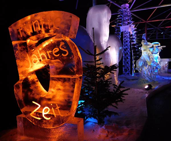 Eisskulpturen-Ausstellung 'Eiswelt' 2025 im Centro Oberhausen