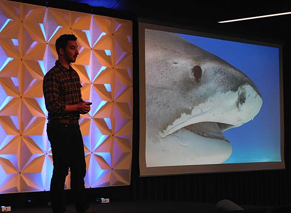 Haiforscher Lukas Müller mit dem Vortrag 'Deep Dive' beim Nachhaltigkeitstag von Canon Deutschland in Krefeld