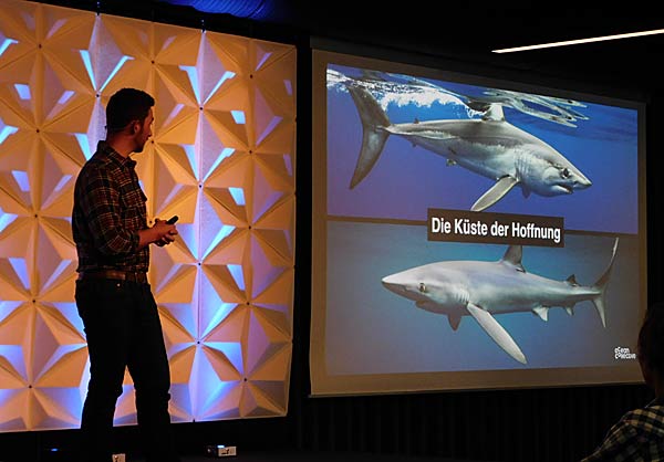 Haiforscher Lukas Müller mit dem Vortrag 'Deep Dive' beim Nachhaltigkeitstag von Canon Deutschland in Krefeld