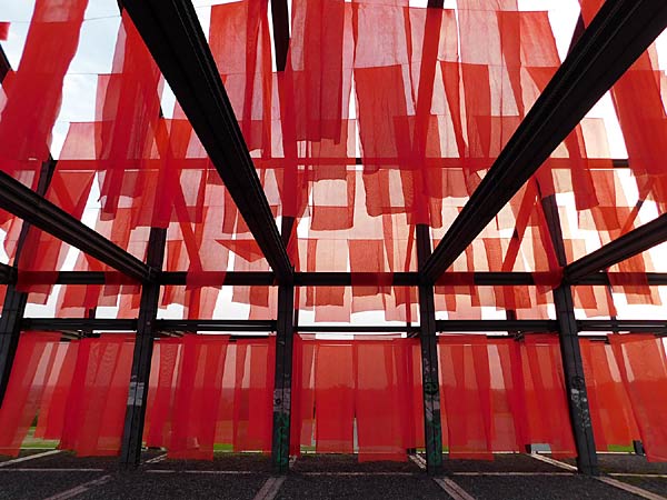 Installation 'Windzeichnung' von Danuta Karsten auf der Halde Norddeutschland