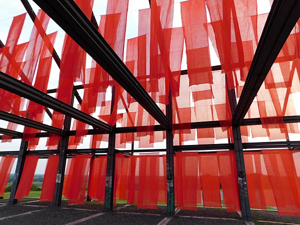 Installation 'Windzeichnung' von Danuta Karsten auf der Halde Norddeutschland