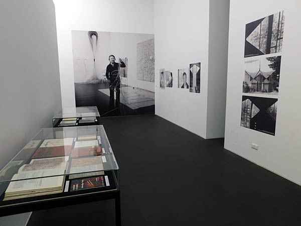 Ausstellung 'Gerhard Hoehme - entr&auml;sel nicht die Orte' im Museum K&uuml;ppersm&uuml;hle in Duisburg