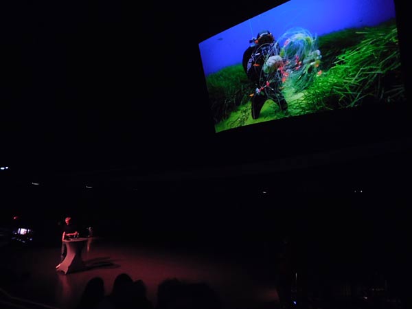 Vortrag 'Im Bann der Tiefe  Eine Zeitreise durch unsere Ozeane' von Dr. Florian Huber im Gasometer Oberhausen