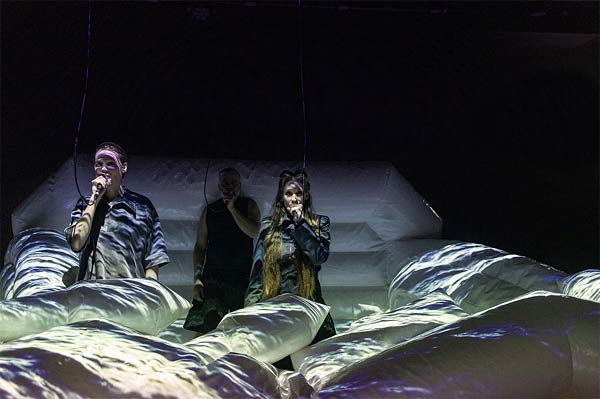 Schauspiel 'Am Königsweg/Endsieg' im Grillo Theater