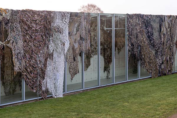 Austellung 'Der Weg des gr&ouml;&szlig;ten Widerstandes - Fabian Knecht mit Ihor Okuniev in der Langen Foundation