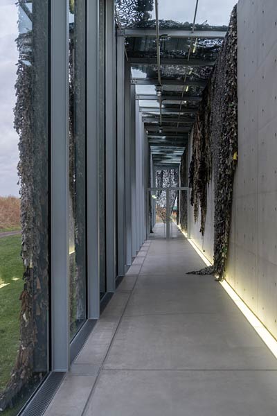 Austellung 'Der Weg des gr&ouml;&szlig;ten Widerstandes - Fabian Knecht mit Ihor Okuniev in der Langen Foundation