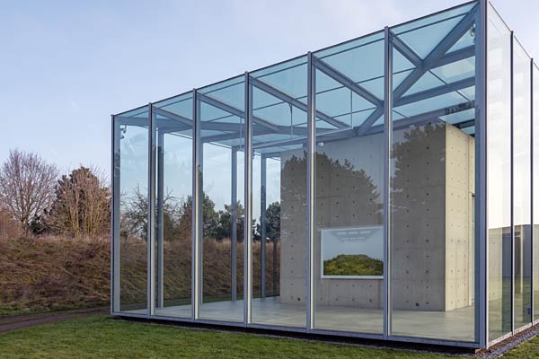 Austellung 'Der Weg des gr&ouml;&szlig;ten Widerstandes - Fabian Knecht mit Ihor Okuniev in der Langen Foundation