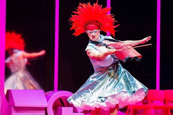 Oper 'Prima la Mamma!' in der Deutschen Oper am Rhein in Düsseldorf