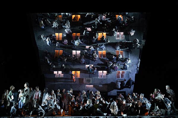 Oper 'Nabucco' bei der Deutschen Oper am Rhein im Theater Duisburg