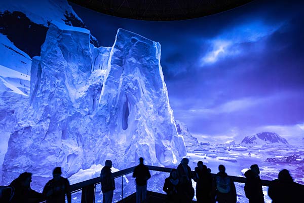 Panorama 'Antarktis' von Yadegar Asisi im Panometer Leipzig