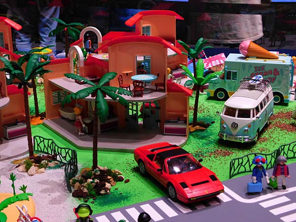 Playmobil-Weltrekord beim 'Lichtermarkt' 2025 im Landschaftspark Duisburg-Nord