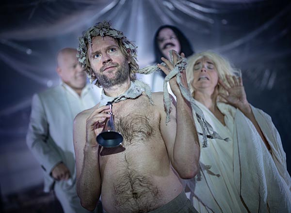 Schauspiel 'Der Reichtum' im Schlosstheter Moers