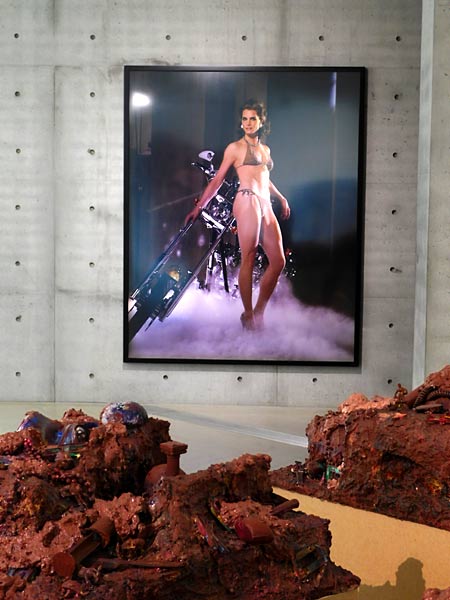 Ausstellung 'Sammlung Ringier 1995-2025' in der Langen Foundation in Neuss