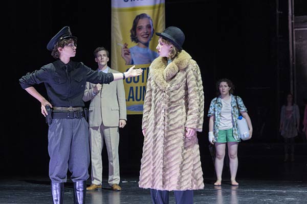 Schauspiel 'Der gute Mensch von Sezuan' vom Spieltrieb des Schauspiel Duisburg