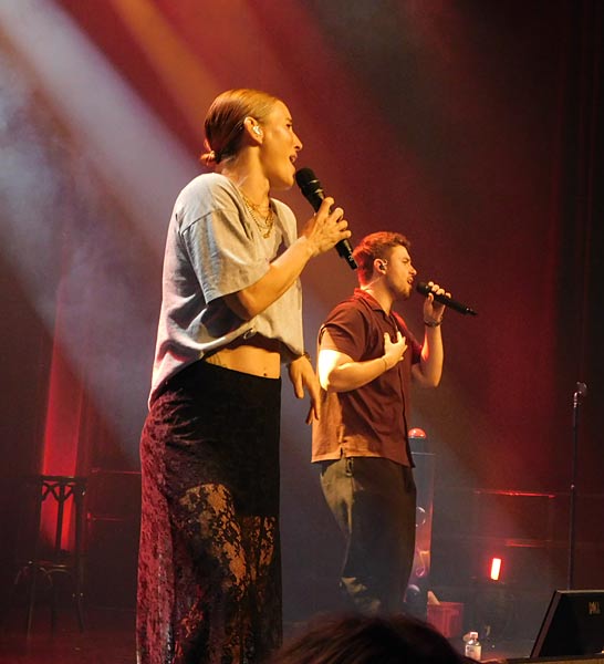 Mit-Sing-Konzert 'NightWash � Das Sing Ding' im Ebertbad in Oberhausen