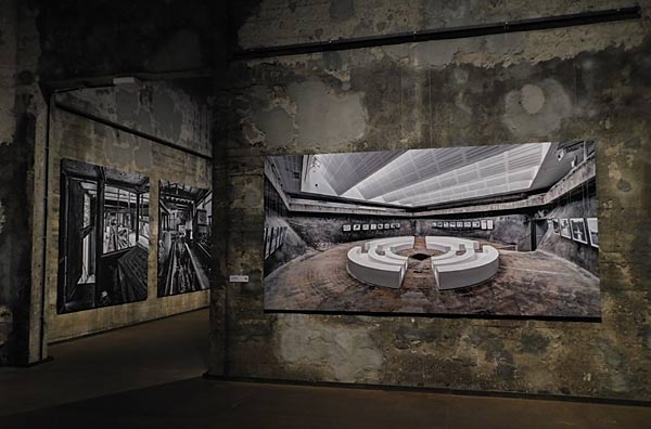 Ausstellung 'Faszination Zollverein' von Thomas Stachelhaus in der Mischanlage der Kokerei Zollverein