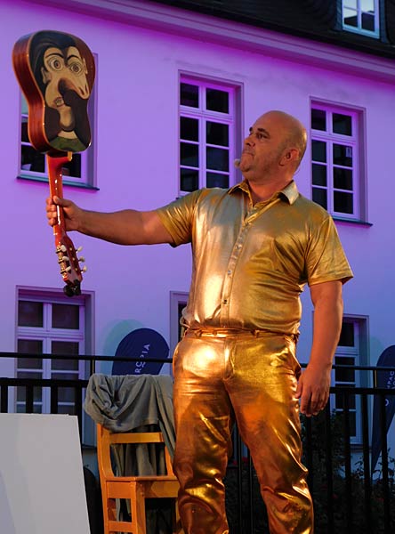 Kulturfestival 'Ruhrorter Campusabende' open air bei Haniel in Duisburg-Ruhrort - Nito Torres