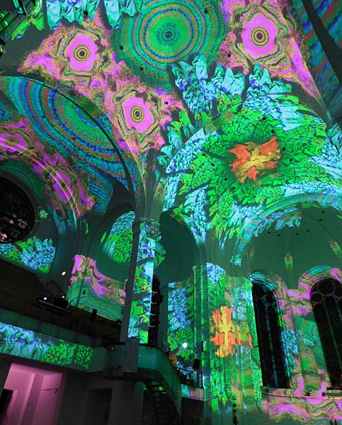 immersive Show 'Enlightenment' in der Johanneskirche in D&uuml;sseldorf