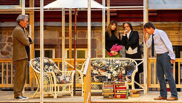 Kom&ouml;die 'Der Vorname' im Theater im Rathaus in Essen