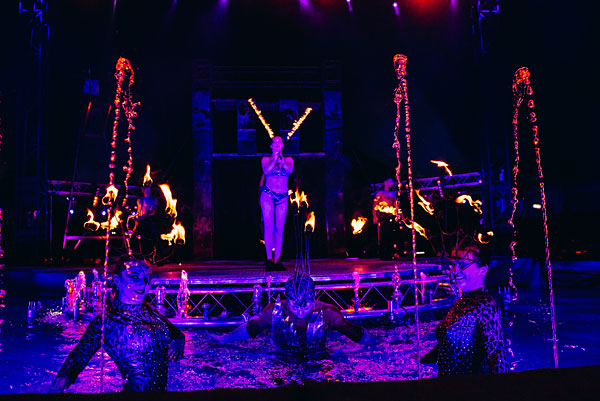 Zirkus 'Waterland' im Landschaftspark Duisburg-Nord