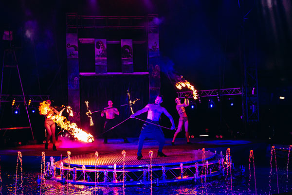 Zirkus 'Waterland' im Landschaftspark Duisburg-Nord